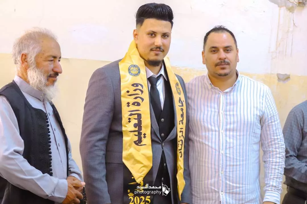 مناقشة مشاريع تخرج طلبة قسم الجيوفيزياء