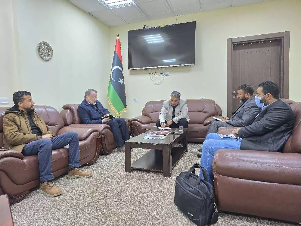 رئيس جامعة الزنتان يحضر الاجتماع الدوري للجنة التصنيف الدولي ويؤكد أهمية تفعيل ورش العمل والنشر العلمي