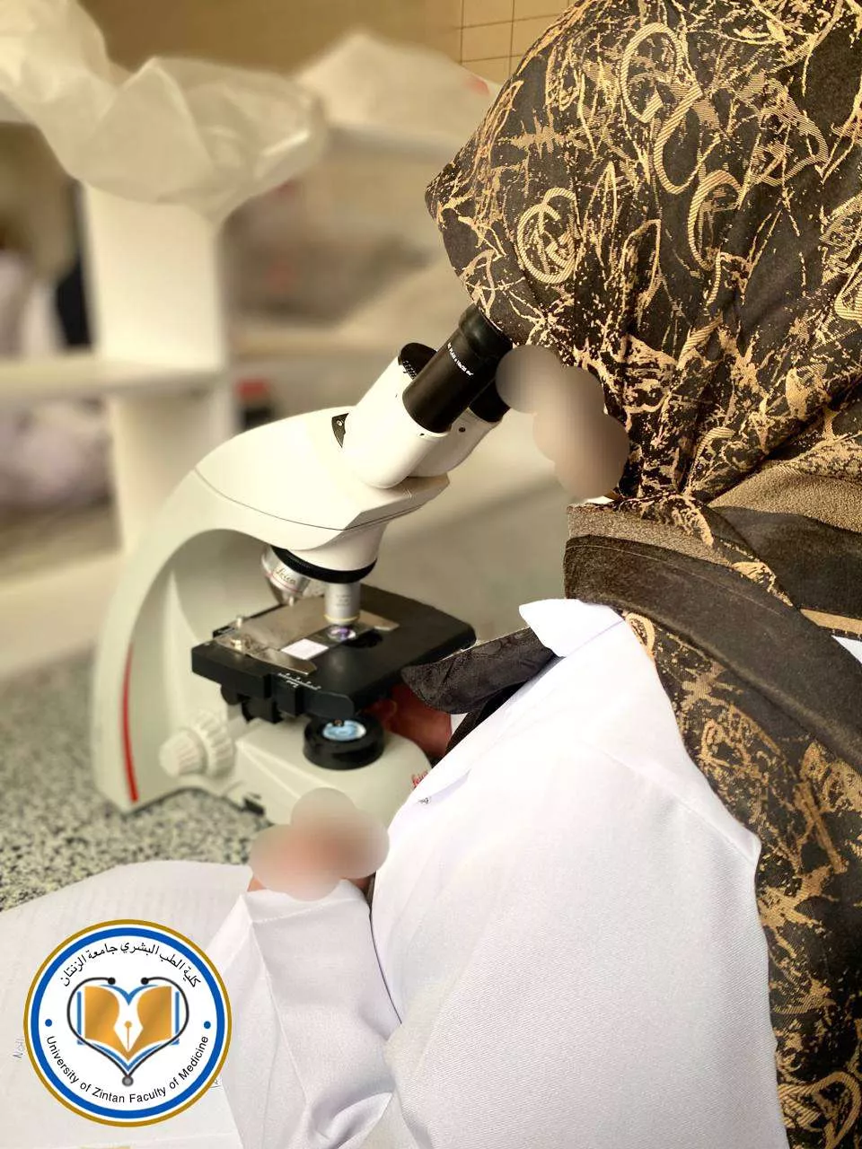 محاضرات عملية مكثفة في علم الأنسجة لطلبة السنة الأولى والثانية بكلية الطب البشري