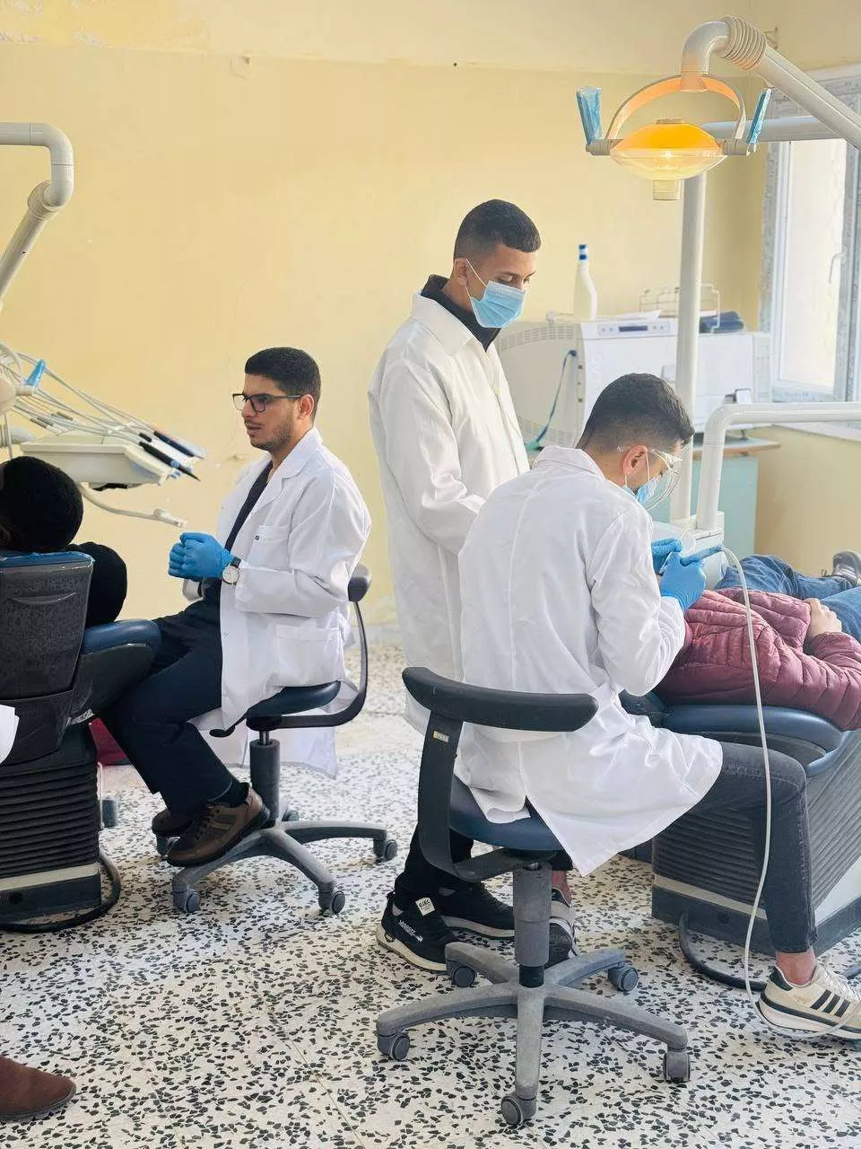 صور متعلقة بكلية طب وجراحة الفم والأسنان بجامعة الزنتان